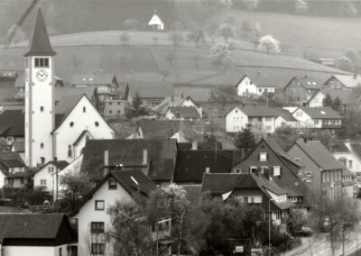 Ein Blick vom Dobel ins Dorf aus den 1990er-Jahren.