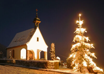 Weihnachten 2008: Die Kapelle bietet zu allen Jahreszeiten imposante Fotomotive.