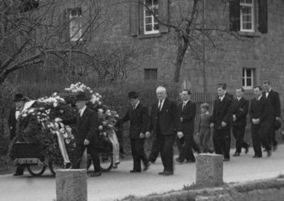 Im März 1960 zogen noch immer sogenannte Leichenzüge durch Dörlinbachs Straßen.