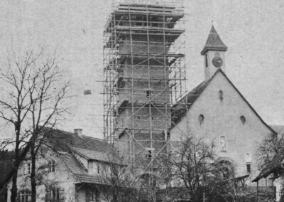 Gleich zu Beginn seines Wirkens in Dörlinbach war Pfarrer Franz Wölfle mit dem Bau eines neuen Kirchturms gefordert.