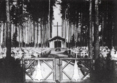 Der Friedhof der 5. Jäger-Division im Wald von Bol, Gorby, um 1942 / 1943. Letzte Ruhestätte für 1405 gefallene Soldaten.