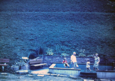 Von Anfang an ist die Wassertretbad-Anlage in der Ruhl bei Familien und Feriengästen beliebt (1971).