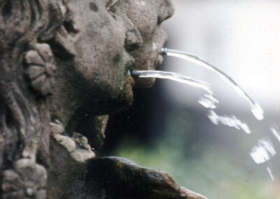 Impressionen vom Vier-Jahreszeiten-Brunnen auf der Herrenmatt, der im Jahre 1984 errichtet wurde.