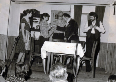 Theateraufführung der Feuerwehr an einem Dreikönigtag in den 1980er-Jahren im Gasthaus „Zum Engel“.