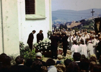 Beerdigung von Pfarrer Josef Schmid im Jahre 1975 in Welschensteinach unter großer Anteilnahme auch von Dörlinbacher Bürgerinnen und Bürger.