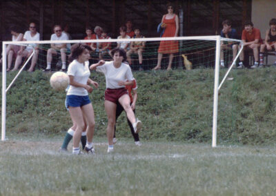 Spielszenen vom Damen-Krempelturnier des SV Dörlinbach im Juni 1983.