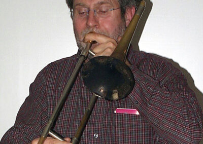 Musiker und Instrumentenbauer Franz Günther Schüssele (Jahrgang 1952). Schüssele ist in Dörlinbach aufgewachsen und lebt heute in Friesenheim.