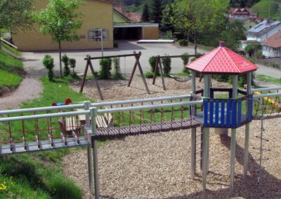 Spielplatz Oberdorf: Impressionen aus dem Jahre 2021. Der neugestaltete Spielplatz ist beliebt bei den Kindern.