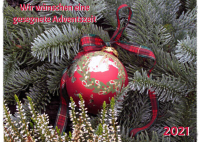 Wir wünschen euch allen eine gesegnete Advents- und Weihnachtszeit bei Leckereien, warmen Winterabenden, Tannenduft und Geselligkeit!