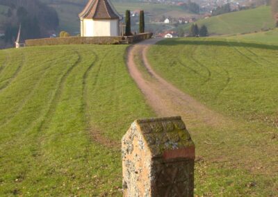 Der älteste Bildstock Dörlinbachs befindet sich bei der Mariengrotte nur unweit von der Gedächtniskapelle entfernt auf dem Kappelberg.