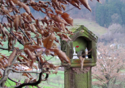 Der älteste Bildstock Dörlinbachs befindet sich bei der Mariengrotte nur unweit von der Gedächtniskapelle entfernt auf dem Kappelberg.