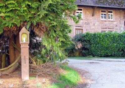 Der Bildstock von 1772 beim Hub-Wanglerhof steht auf Schweighausener Gemarkung, weshalb der Bildstock auf dem Kappelberg der älteste in Dörlinbach ist.