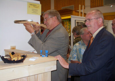 Gewerbeausstellung 2004: Impressionen aus der Halle. 28 Aussteller präsentierten sich erstmals in der Dörlinbacher Festhalle.