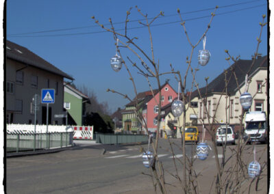 Impressionen aus den ersten März-Wochen: Garten-Blicke, Dorf-Ansichten und vieles mehr.