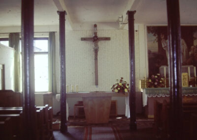 Sommer 1982: Der Innenraum in der Ersatzkirche in der alten Stumpi.