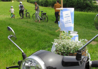 Mai 2022: Eindrücke vom Bike(r)-Gottesdienst auf Wangler's Matt. „Allzeit gute Fahrt – Segen für deinen Weg“ lautete das Motto.