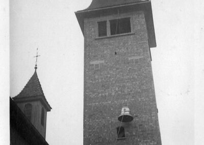 Bilderpräsentation im Pfarrsaal: Hochziehen der Glocken im Jahre 1959. Diese und weitere Fotos zur Kirche und Kirchengemeinde gibt es beim Pfarrfest zu sehen.