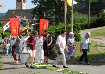 Fronleichnam 2022: Der Festgottesdienst in der Pfarrkirche St. Johannes. Das Hochamt wurde von Pater Thomaskutty Chempilayil und Diakon Joachim Swientek geleitet.