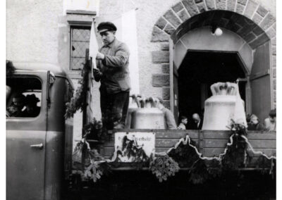 Glockenweihe im November 1958: Das vierstimmige Geläut der Glockengießerei Friedrich Wilhelm Schilling wurde in Heidelberg aus Bronze gegossen.