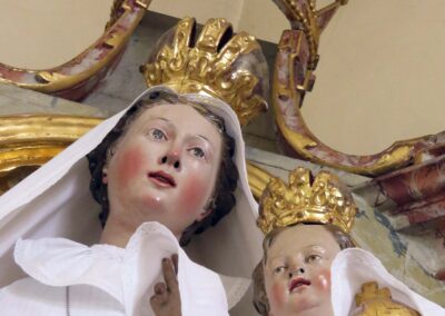 Schweighausens Madonna mit Kind steht in der Anna-Kapelle befindet sich in einem Top-Zustand.