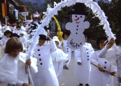 Im August 1975 feierte Dörlinbach mit einem großen Festwochenende sein 750-jähriges Bestehen. Höhepunkt war zweifelsohne der Historische Festzug am Sonntag.