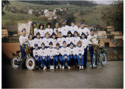 Die Korsofahrerinnen und Korsofahrer im Jahre 1987. Die Gruppe um Josef Kaspar konnte viele Pokale und Meisterschaften erringen.