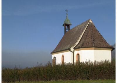 Dörlinbacher Impressionen aus dem Monat November. Ein Bilderbuch querbeet durch den Alltag: Leute, Tiere, Gebäude, Landschaft und Natur.