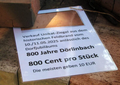 Projekt Jubiläumsziegel: Der Verkauf der Ziegelsteine beginnt. Für einen symbolischen Preis von 800 Cent sind sie erhältlich. Es gibt auch Sets für 20 Euro.