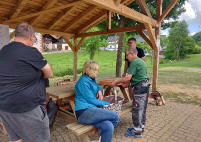 Projekt Jubiläumsziegel: Impressionen vom Verkauf der Ziegelsteine. Es sind noch genügend Jubiläumsziegelsteine verfügbar!
