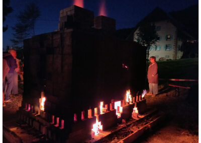 Historischer Ziegelbrand: Impressionen von der Nacht von Samstag auf Sonntag. Das beeindruckende Feuerspektakel sorgt für eine magische Stimmung am Nachthimmel.