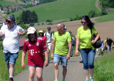 Auf dem Weg zur Gedächtniskapelle auf dem Kappelberg – begleitet mit einer herrlichen Aussicht auf Dörlinbach und das Schuttertal.
