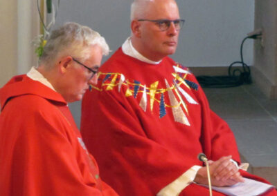Samstag: Eindrücke vom Festgottesdienst in der Dörlinbacher Pfarrkirche. Das Fest beschert der Gemeinde ein volles Gotteshaus.