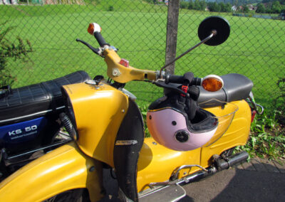Montag: Weit über 100 Mopeds nahmen an der Mopedli-Ausfahrt teil. Hier ein paar Eindrücke von der Ankunft und dem Beginn der Ausfahrt.