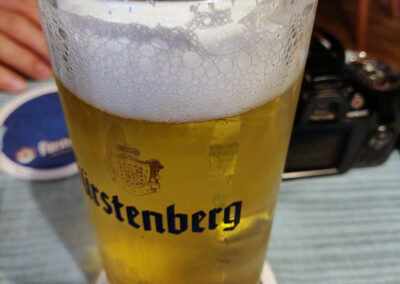 Mancher Gast erinnert sich sicher noch lange an sein letztes Bier im „Engel“. Am letzten Tag wurden noch einmal zwei Fässer „ausgetrunken“.