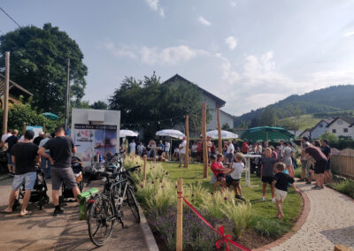 Impressionen von der Einweihungsfeier des „Mühlenplatzes“, der für die kommende Generationen ein Ort der Begegnung und Freude sein soll.
