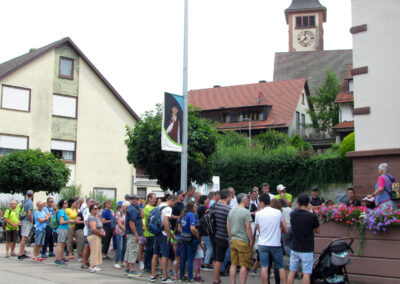 Musikalische Familienwanderung: Impressionen vom Treffpunkt bei der Alten Schule.
