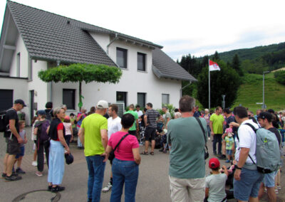 Musikalische Familienwanderung: Impressionen vom ersten Stopp am Kappelberg.