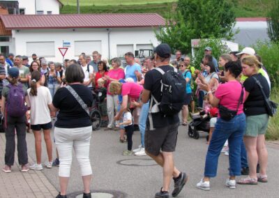 Musikalische Familienwanderung: Impressionen vom ersten Stopp am Kappelberg.