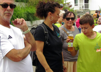 Musikalische Familienwanderung: Impressionen vom zweiten Stopp am Kappelberg.