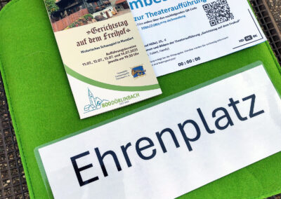 Szenen aus den vier Aufführungen des historischen Schauspiels „Gerichtstag auf dem Freihof“ bei „Herre-Ländels“ am Unterrain.