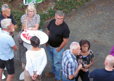 Momentaufnahmen rund um die Midissage, die zeigte, wie lebendig die Kunstszene in Dörlinbach ist.