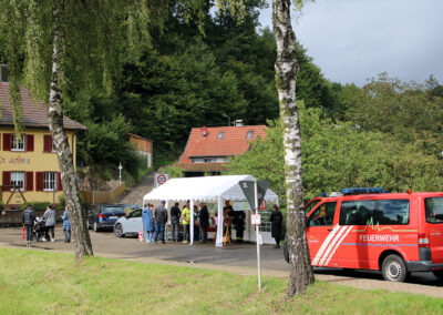 Impressionen vom Informationsstand auf dem Sandplatz. Etwa 2.000 Besucherinnen und Besucher fanden den Weg zur Rundwanderung „Unsere Bauernhöfe“.