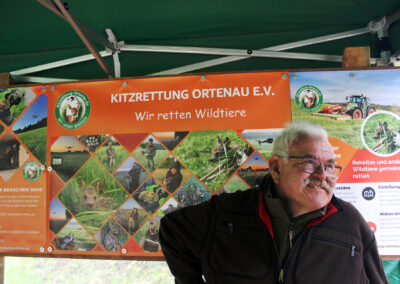 Impressionen vom Waldparkplatz bei der Prinschbachhütte. Vor Ort informierten die Kitzrettung und der Forstbetrieb Zehnle.
