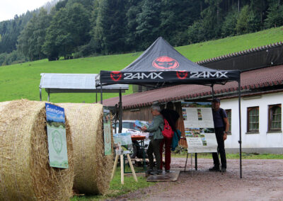 Impressionen vom Jägertonihof im Prinschbachtal, wo man hautnah erleben konnte, wie Apfelsaft in der Vergangenheit hergestellt wurde.