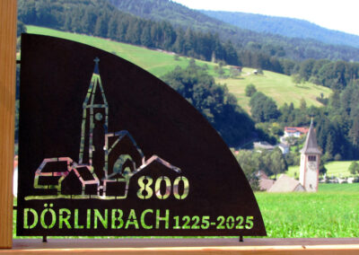 Der erste Rahmen steht auf dem Kappelberg vor der Gedächtniskapelle mit einer herrlichen Aussicht auf Dörlinbach sowie über das Tal in Richtung Schuttertal.