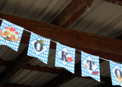 Impressionen vom Oktoberfest des SV Dörlinbach. Es lockten reichlich Bier, ein Weißwurst-Frühstück sowie ein Spieß mit den Haxen, Fußball und Live-Musik.