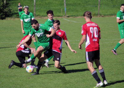 Impressionen vom Oktoberfest des SV Dörlinbach. Es lockten reichlich Bier, ein Weißwurst-Frühstück sowie ein Spieß mit den Haxen, Fußball und Live-Musik.