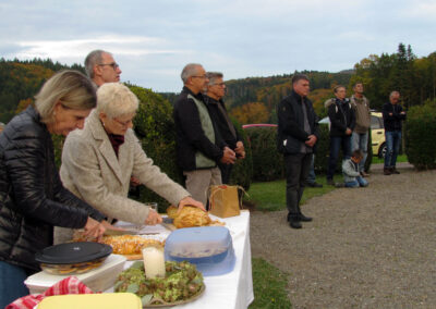 Impressionen von der Dank- und Gedenkfeier der Pfarrgemeinde auf dem Kappelberg. Die Jubiläumsfeier lockte über 60 Bürgerinnen und Bürger zum Kapellchen.