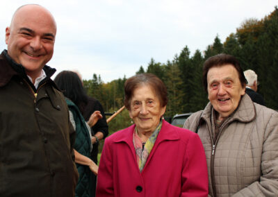 Impressionen von der Dank- und Gedenkfeier der Pfarrgemeinde auf dem Kappelberg. Die Jubiläumsfeier lockte über 60 Bürgerinnen und Bürger zum Kapellchen.