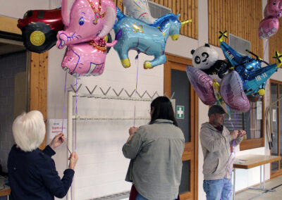 Impressionen vom Familien-Wandertag des Radfahrvereins. Insgesamt waren fast 300 wanderfreudige Gäste unterwegs. Die größte Gruppe stellte der Sportverein.